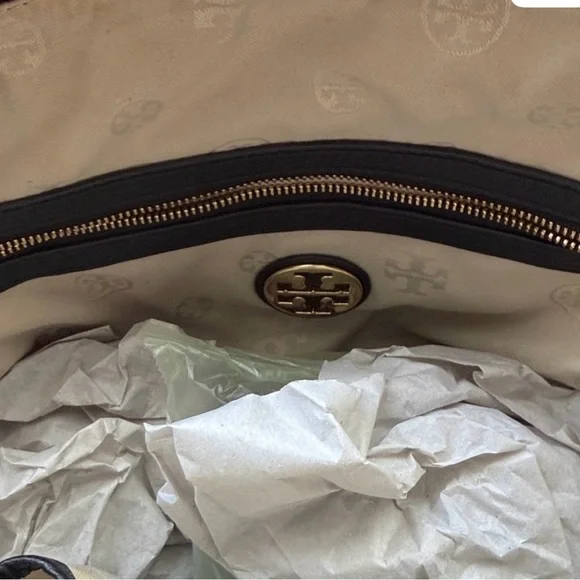 Tory Burch Black Leather Satchel with Gold Logo - Picture 5 of 5